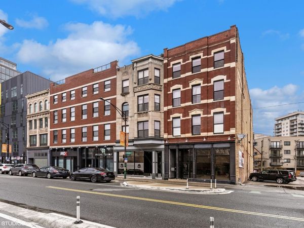 705 N Milwaukee Avenue, Chicago, IL 60642
