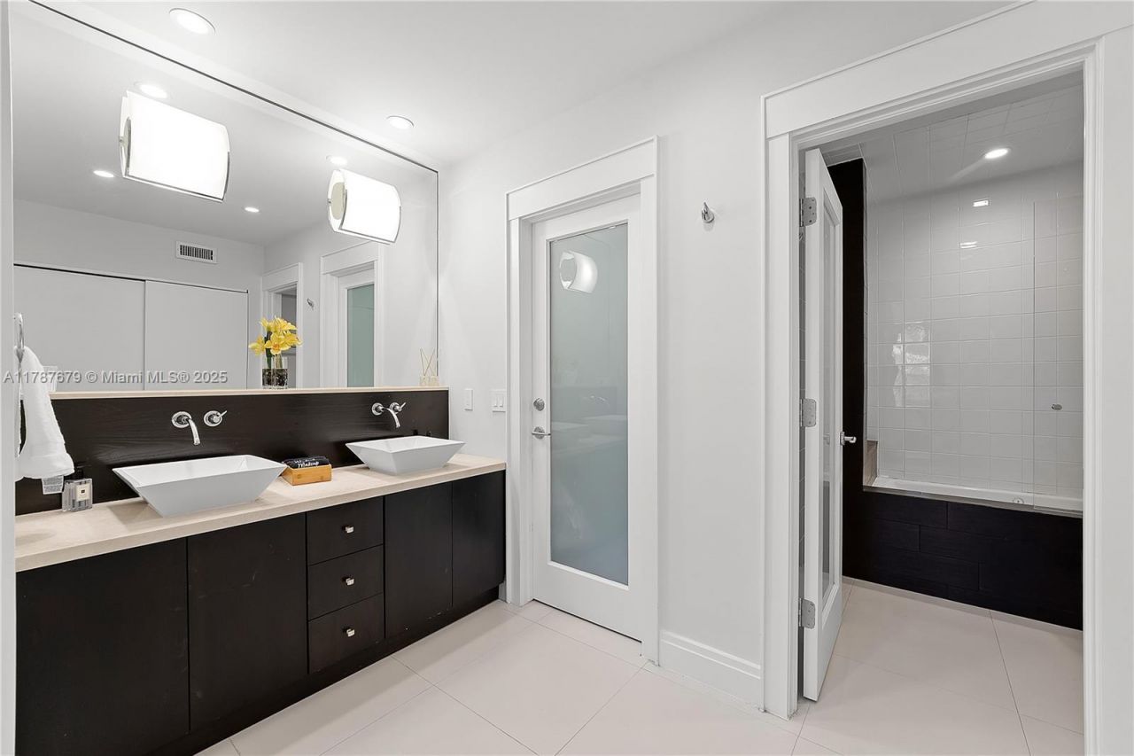 Please Call For Address, Miami Beach, FL 33139 Photo