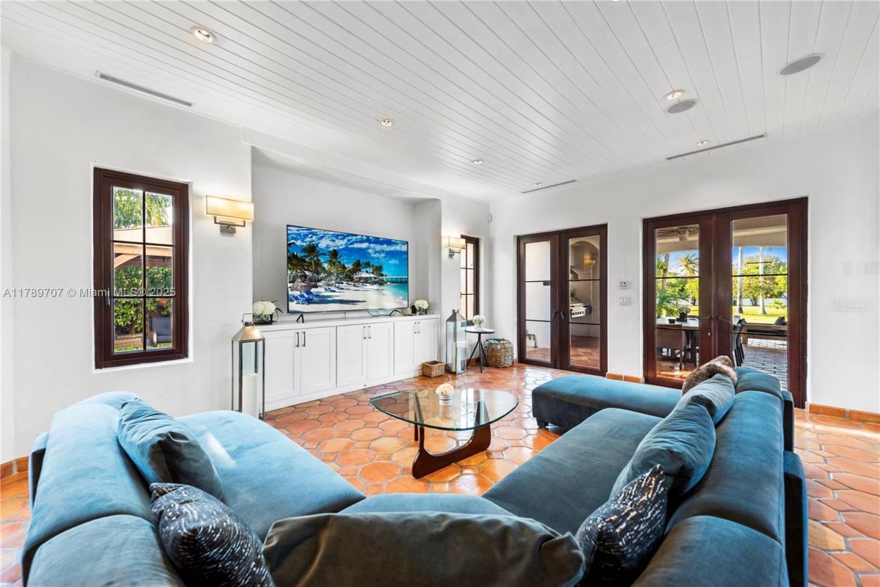 1201 NE 83rd St, Miami, FL 33138 Photo