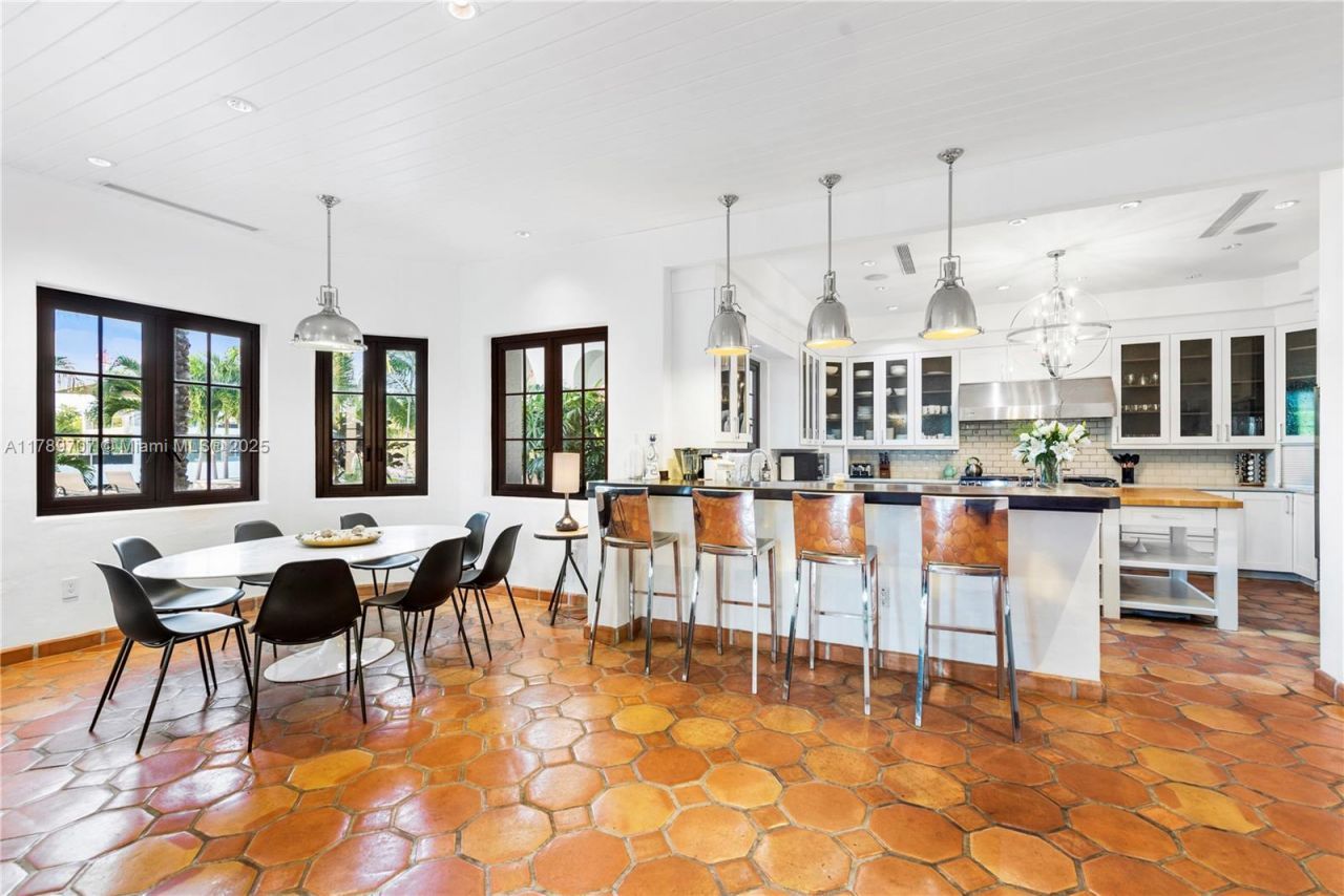 1201 NE 83rd St, Miami, FL 33138 Photo