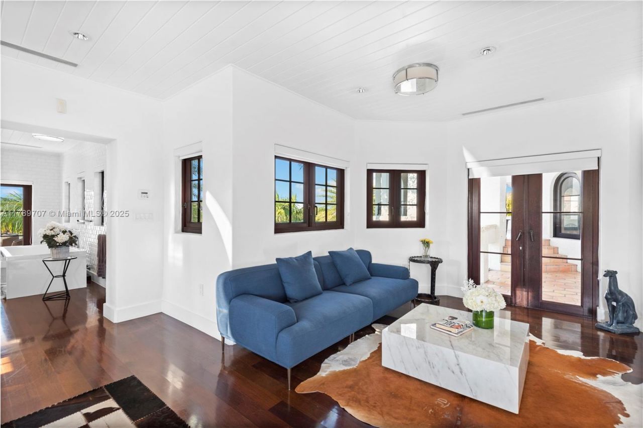 1201 NE 83rd St, Miami, FL 33138 Photo