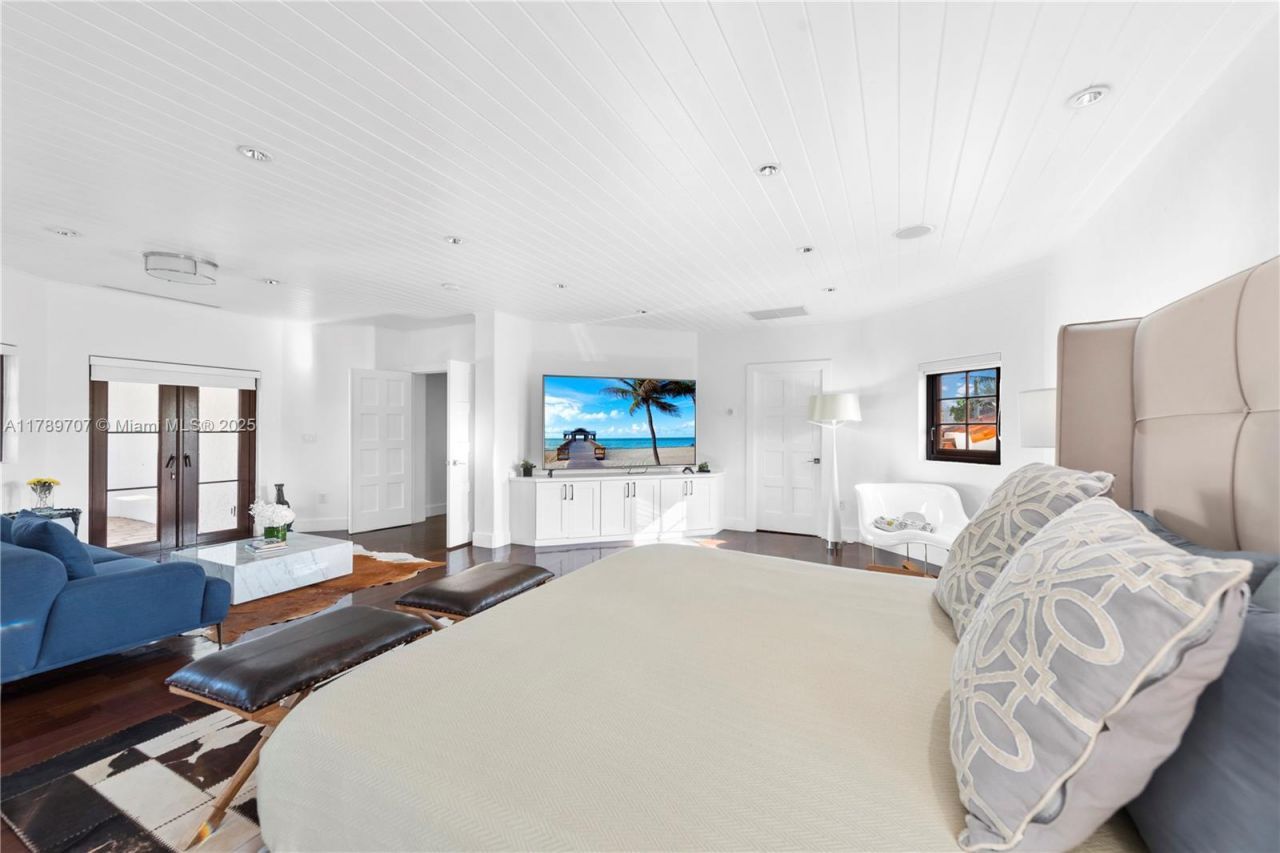 1201 NE 83rd St, Miami, FL 33138 Photo