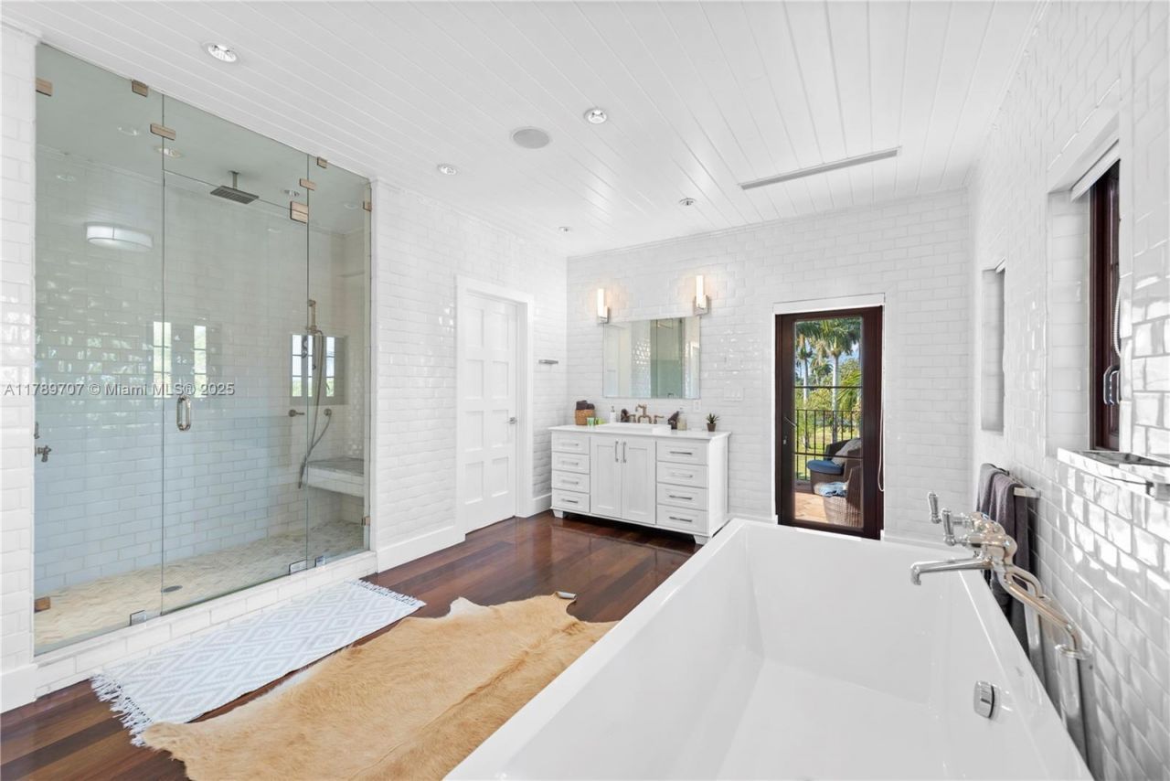 1201 NE 83rd St, Miami, FL 33138 Photo