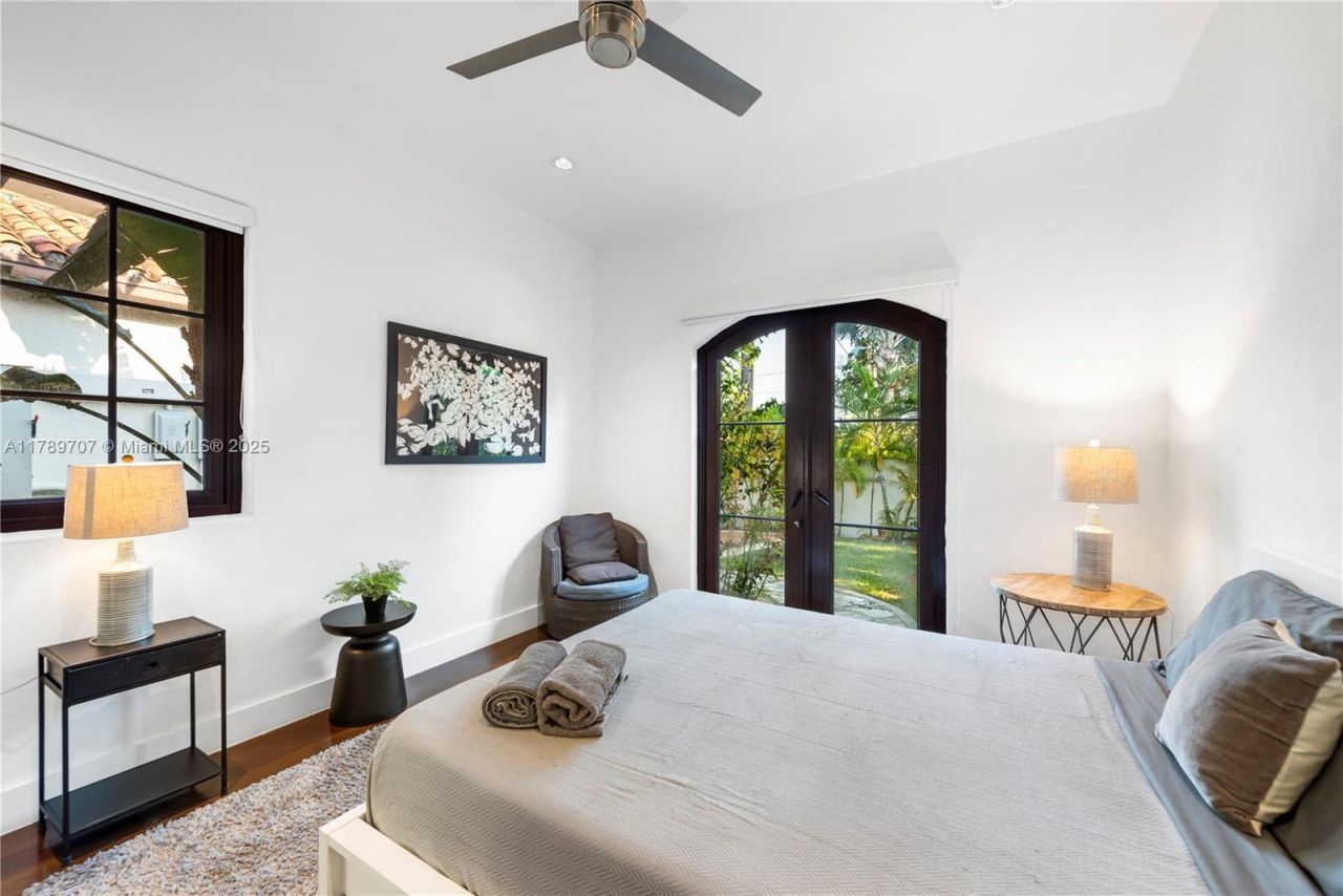 1201 NE 83rd St, Miami, FL 33138 Photo