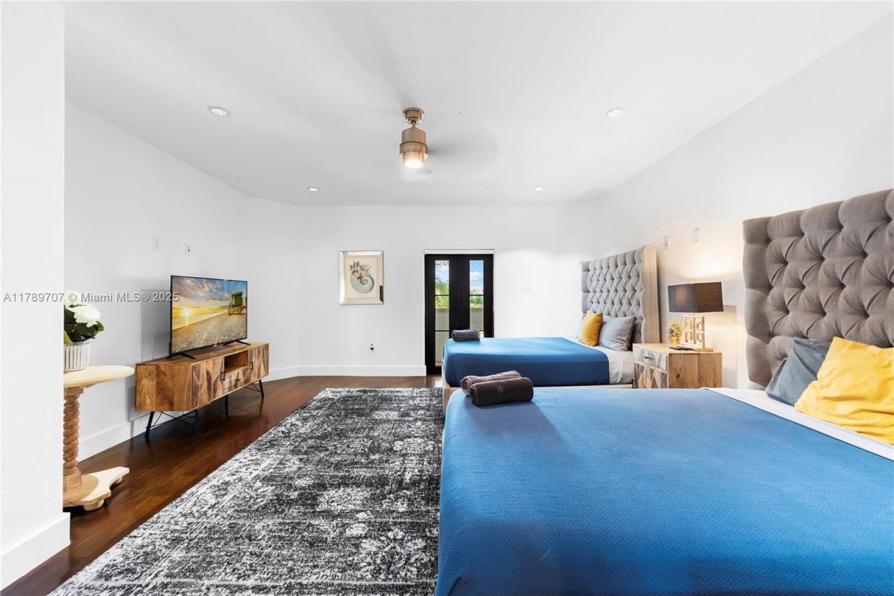 1201 NE 83rd St, Miami, FL 33138 Photo