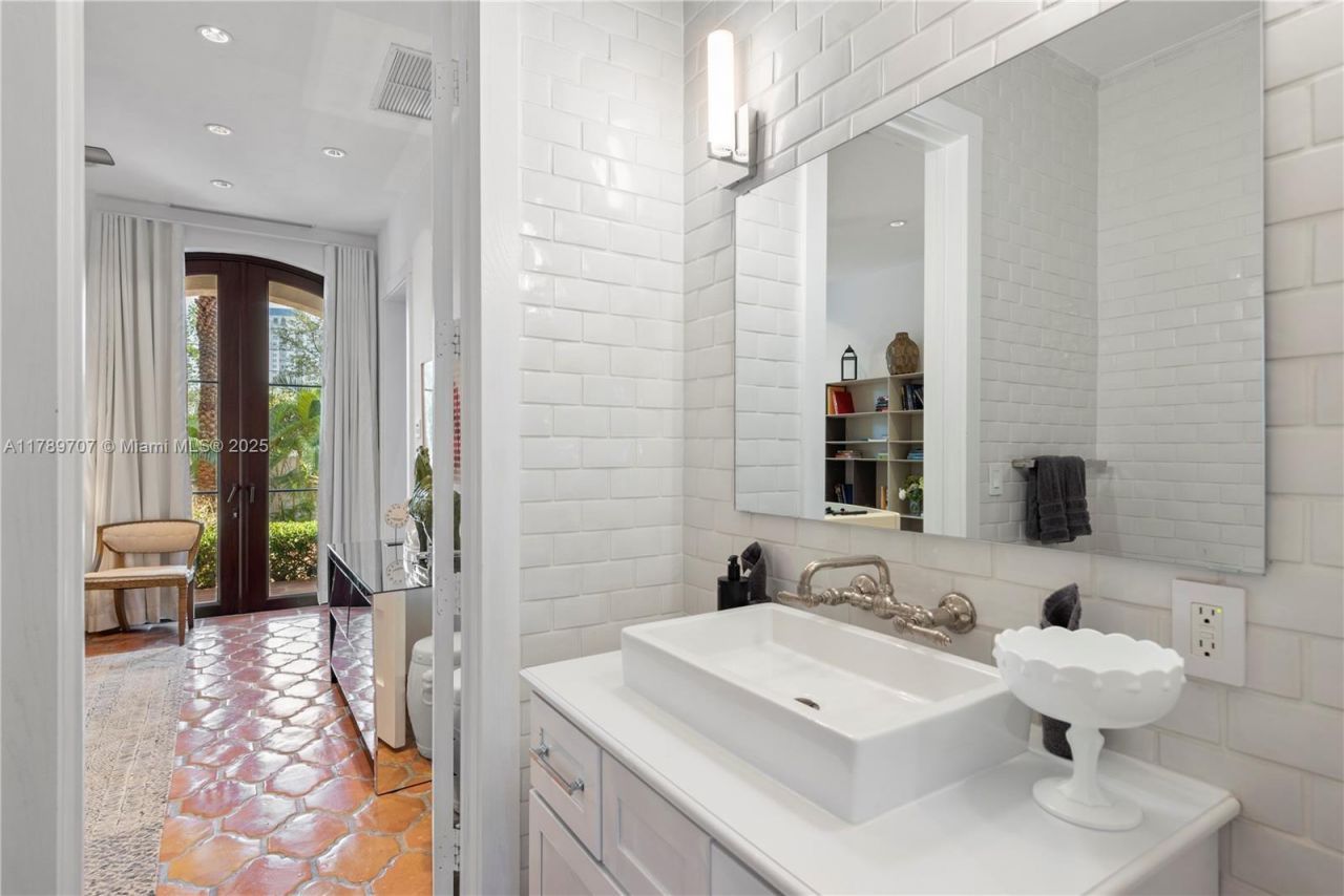 1201 NE 83rd St, Miami, FL 33138 Photo