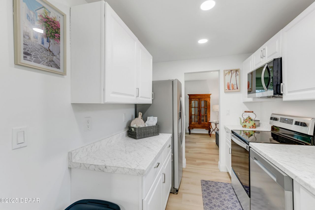 426 Flushing Avenue, Daytona Beach, FL 32118 Photo