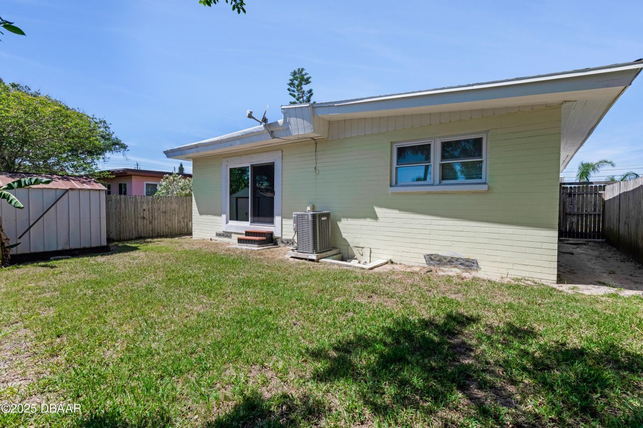 426 Flushing Avenue, Daytona Beach, FL 32118 Photo