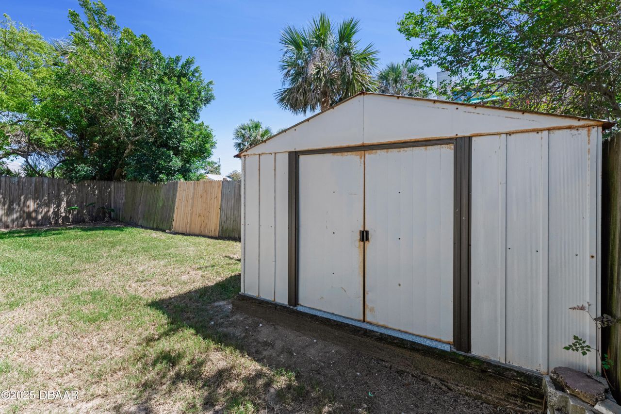 426 Flushing Avenue, Daytona Beach, FL 32118 Photo