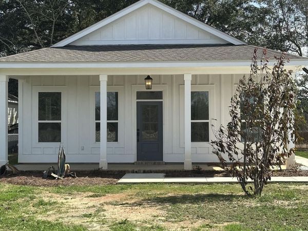821 Central Avenue, Bay Saint Louis, MS 39520