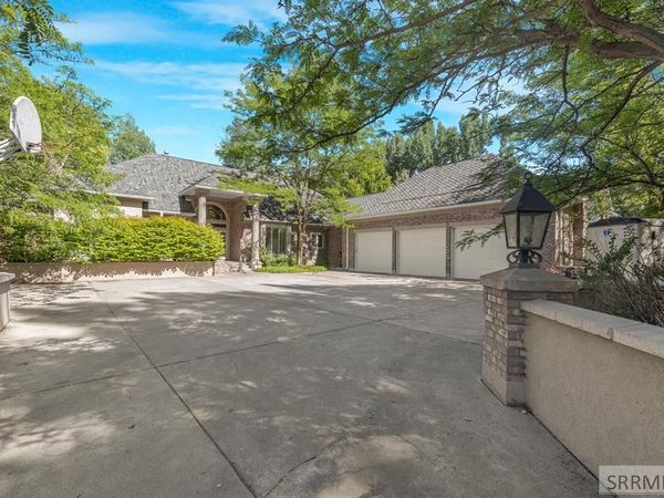4977 S 11th E, IDAHO FALLS, ID 83404