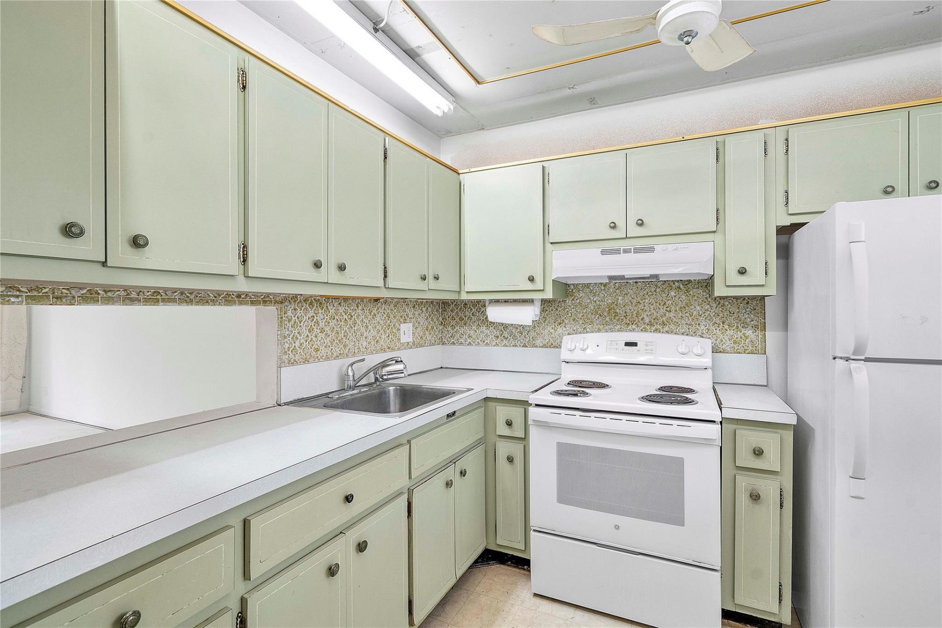 2900 NW 47th Terrace, Unit 303b, Lauderdale Lakes, FL 33313 Photo