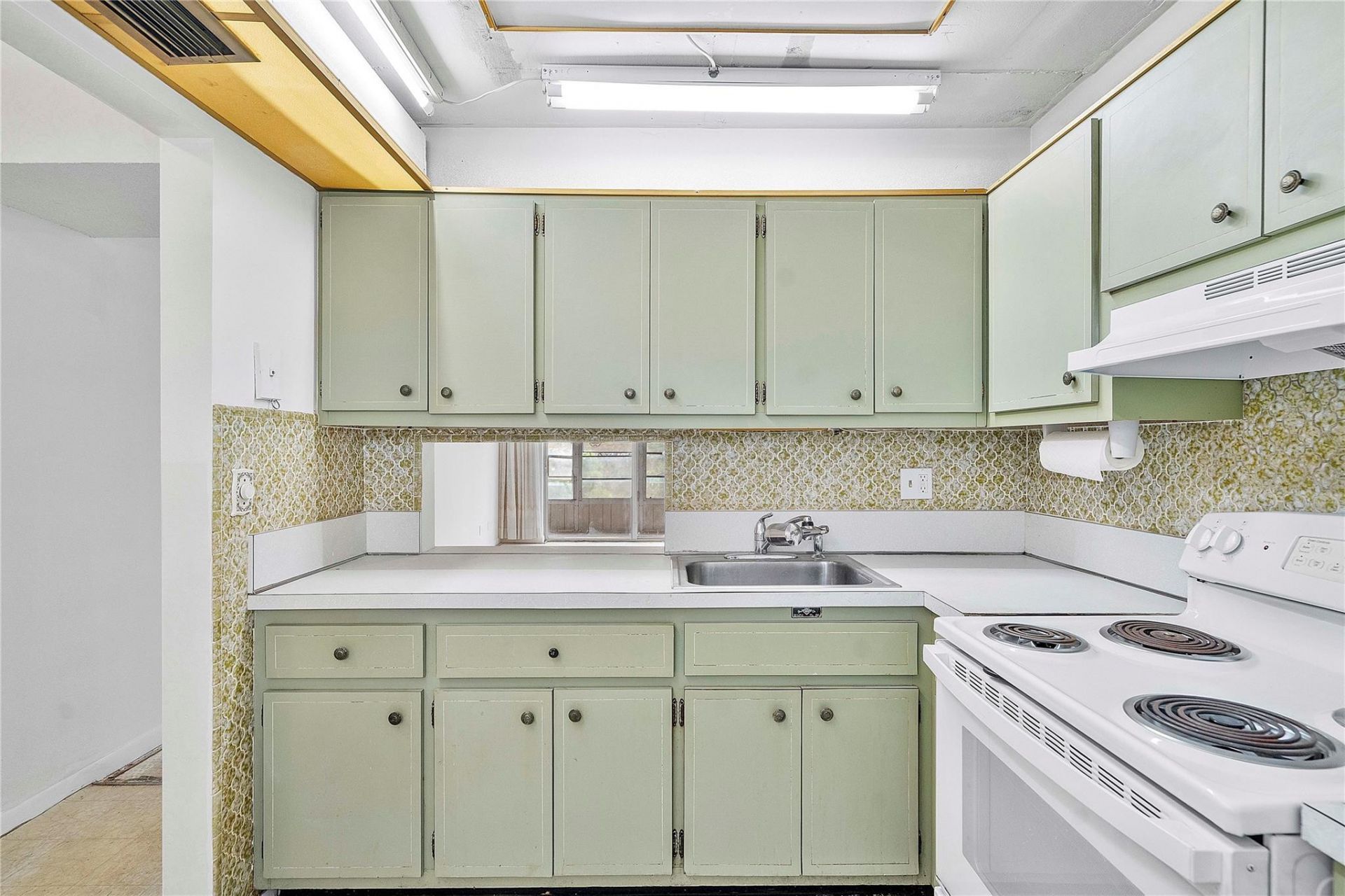 2900 NW 47th Terrace, Unit 303b, Lauderdale Lakes, FL 33313 Photo