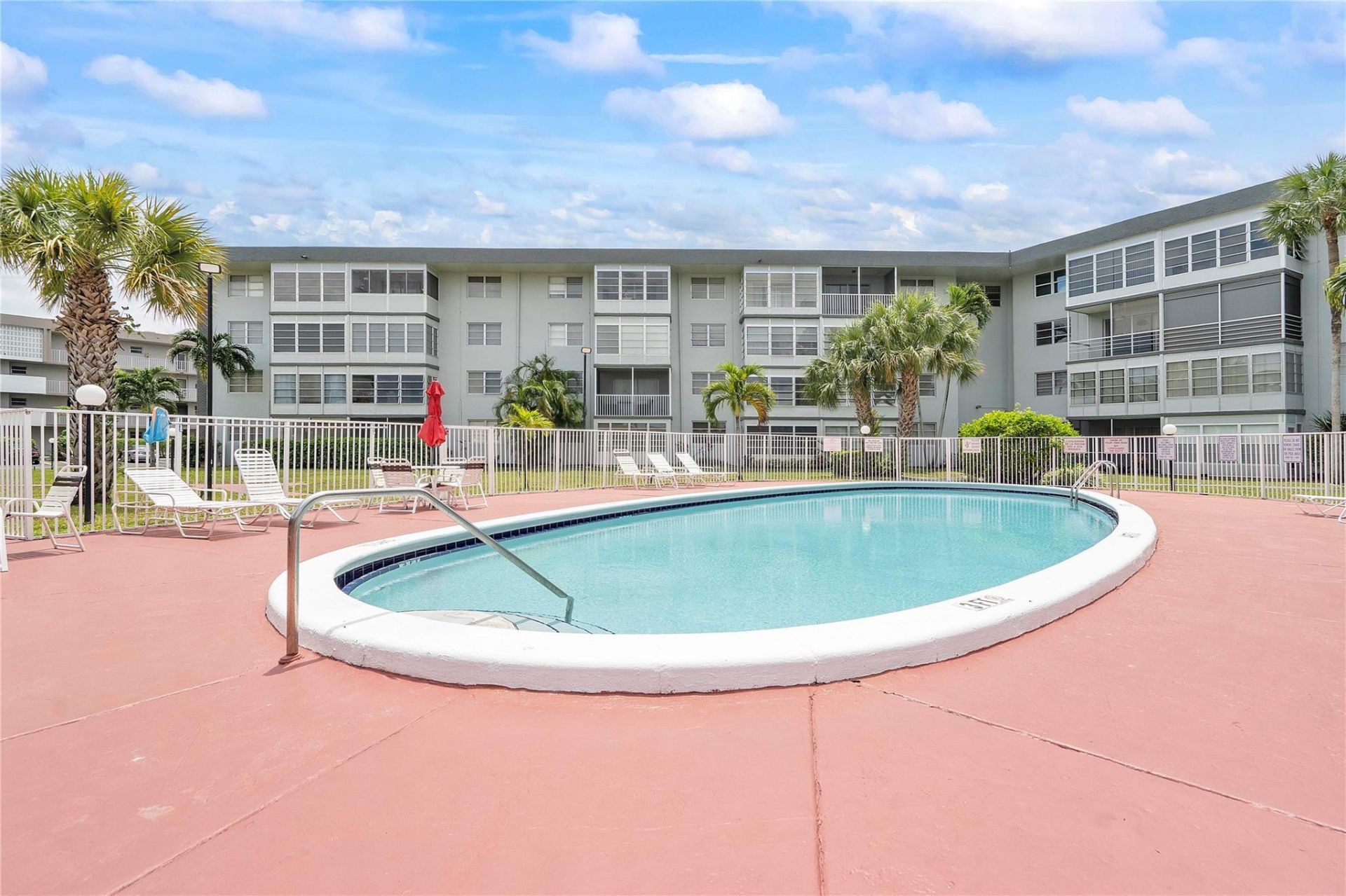 2900 NW 47th Terrace, Unit 303b, Lauderdale Lakes, FL 33313 Photo