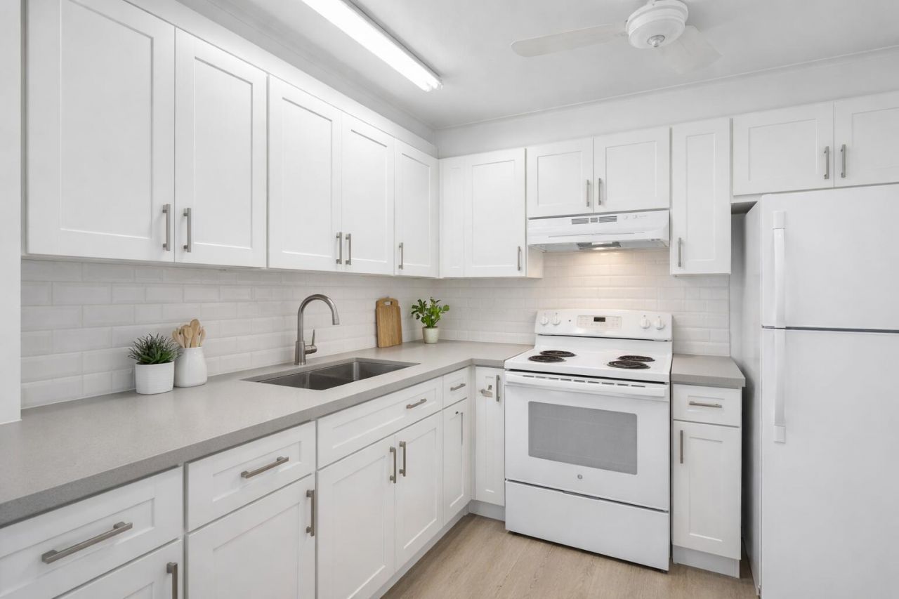 2900 NW 47th Terrace, Unit 303b, Lauderdale Lakes, FL 33313 Photo