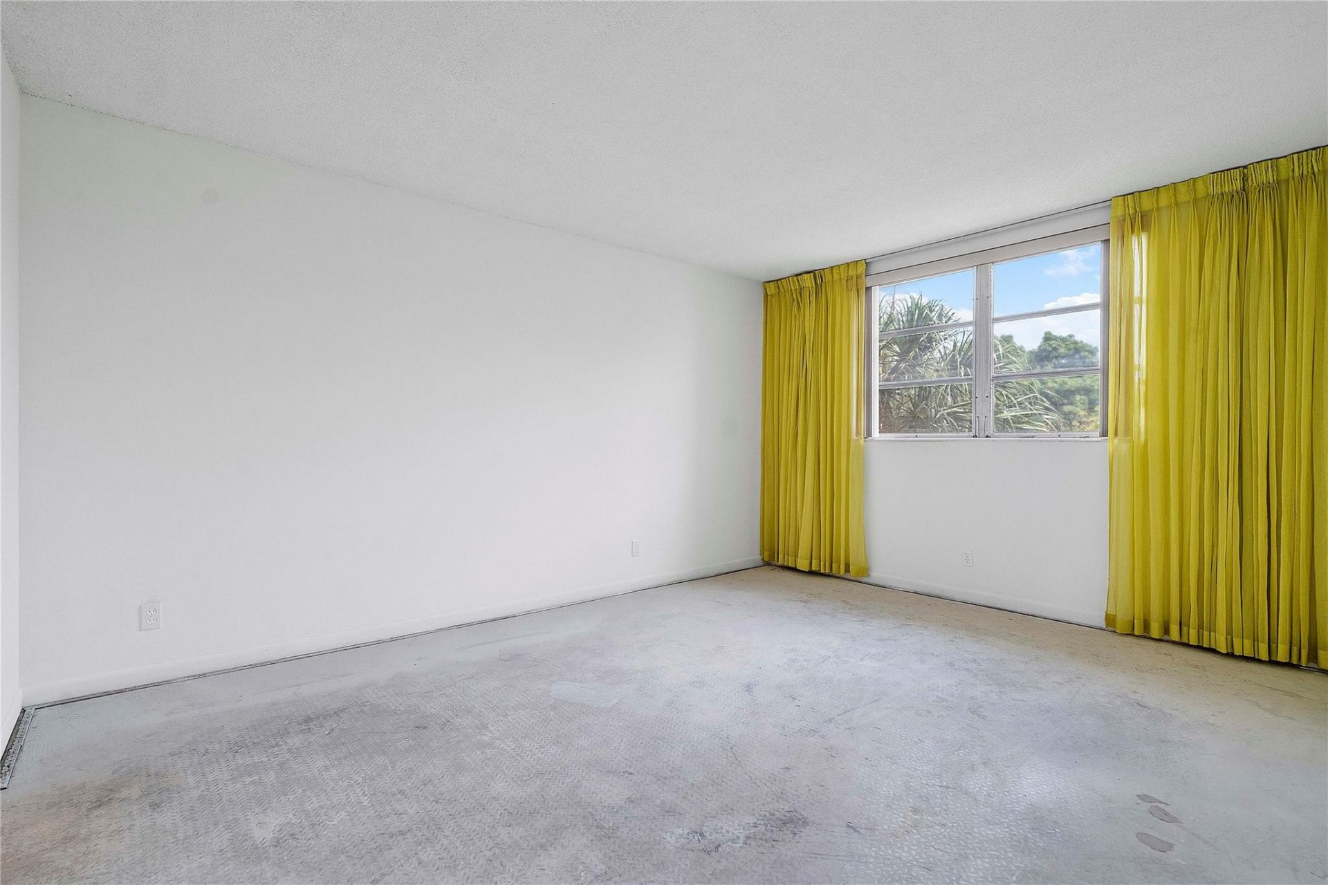 2900 NW 47th Terrace, Unit 303b, Lauderdale Lakes, FL 33313 Photo