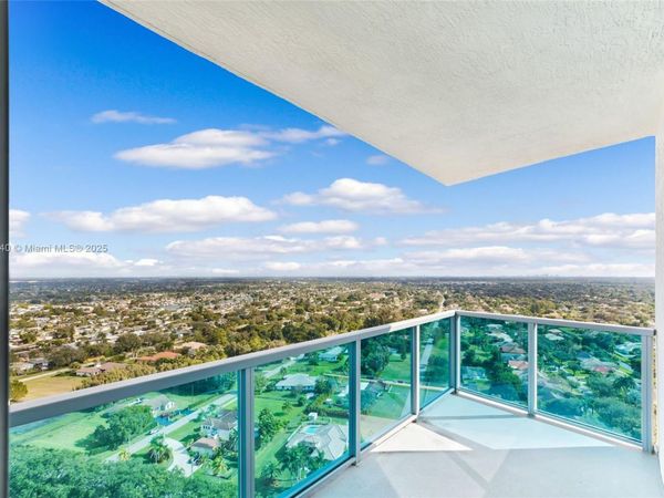 2641 N Flamingo Rd, Unit 2608N, Sunrise, FL 33323