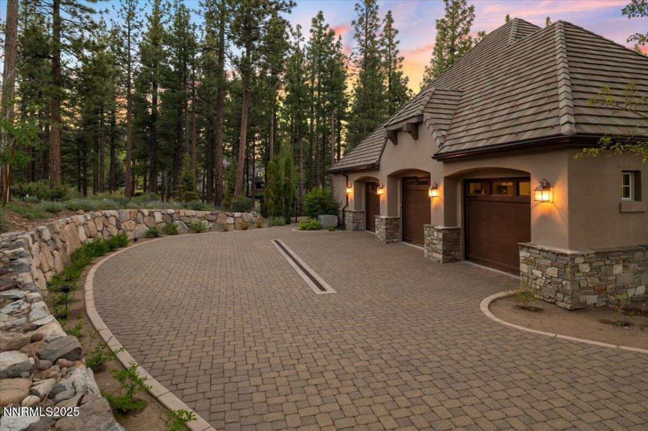 6090 Lake Geneva Drive, Reno, NV 89511 Photo