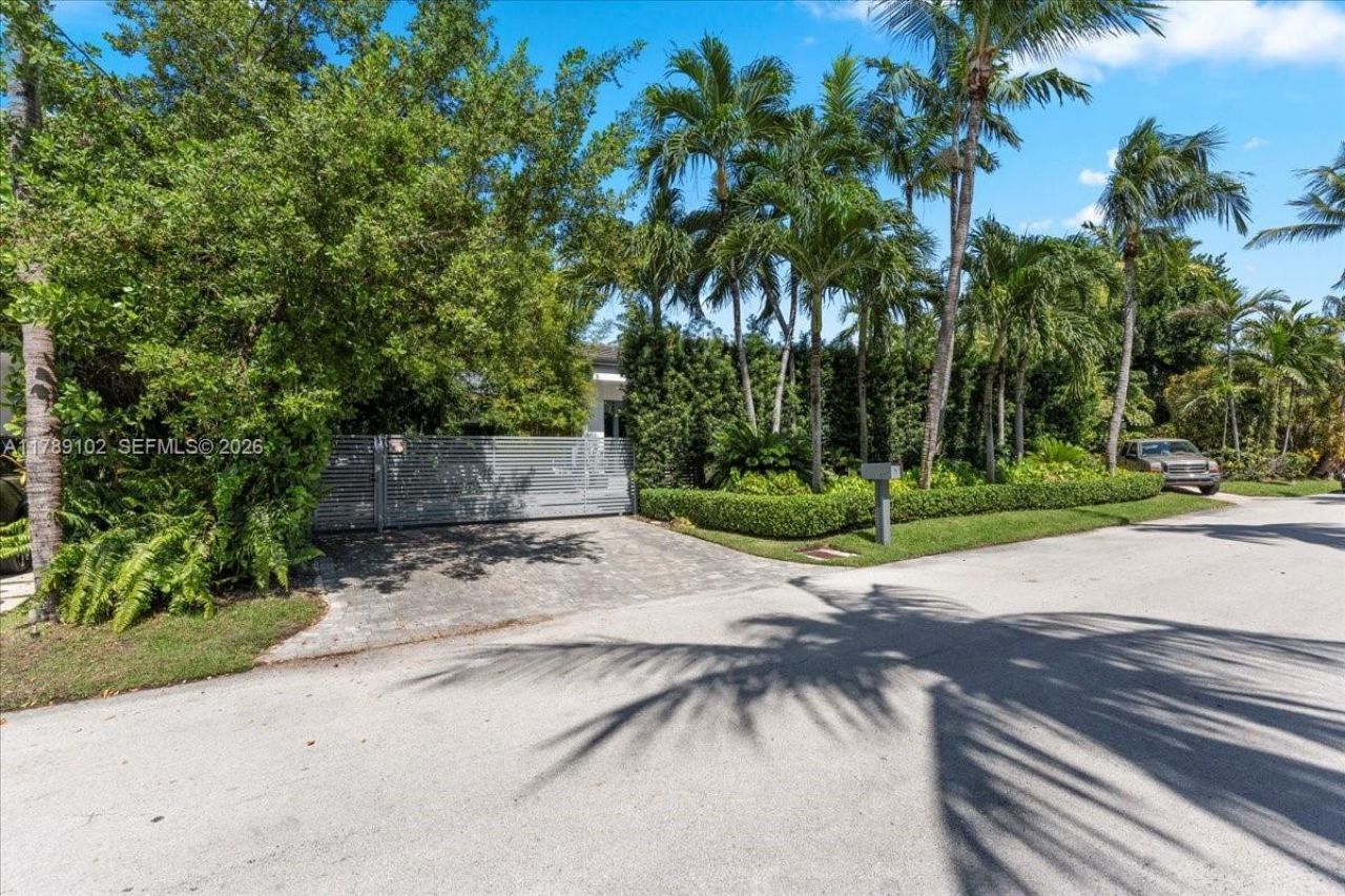 635 Curtiswood Dr, Key Biscayne, FL 33149 Photo
