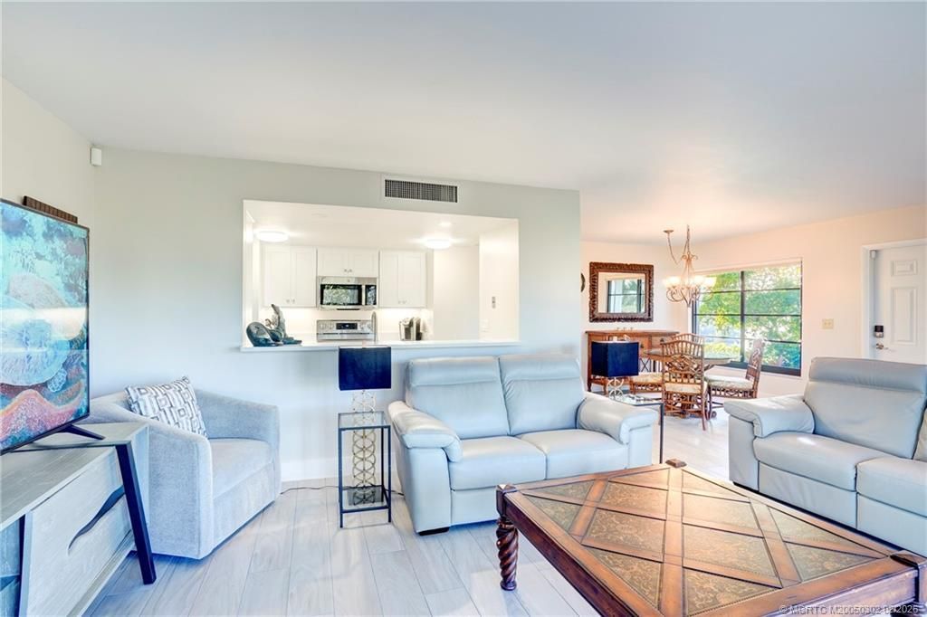 331 NE Golfview Circle, Stuart, FL 34996 Photo