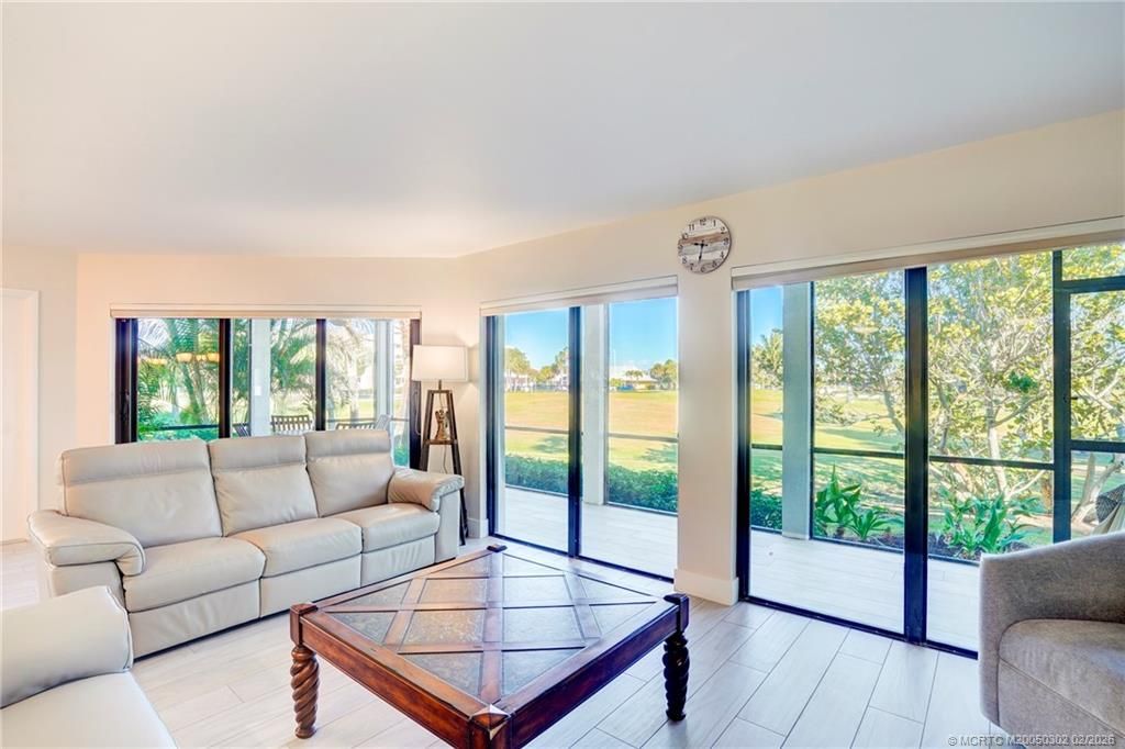 331 NE Golfview Circle, Stuart, FL 34996 Photo