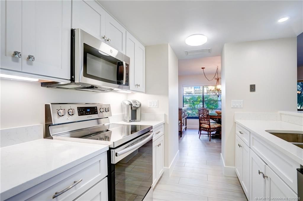 331 NE Golfview Circle, Stuart, FL 34996 Photo