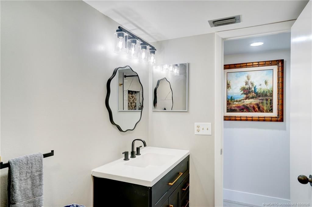 331 NE Golfview Circle, Stuart, FL 34996 Photo