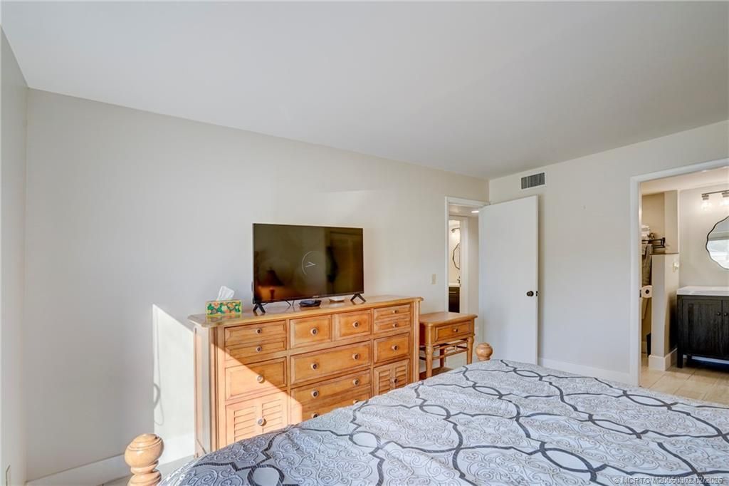 331 NE Golfview Circle, Stuart, FL 34996 Photo