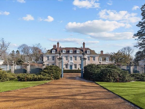 255 N Green Bay Road, Lake Forest, IL 60045