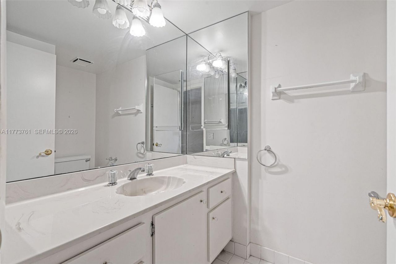 7200 Radice Ct, Unit 709, Lauderhill, FL 33319 Photo