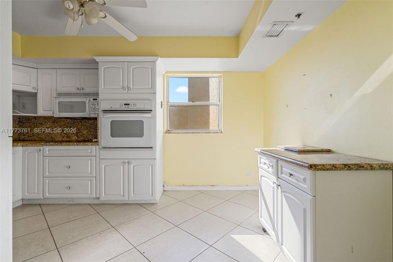 7200 Radice Ct, Unit 709, Lauderhill, FL 33319 Photo