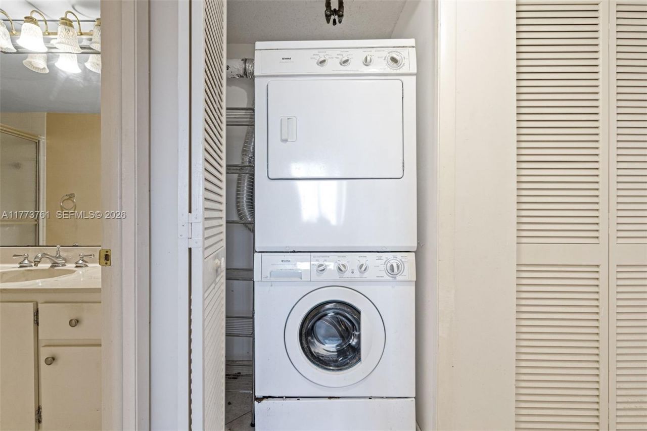 7200 Radice Ct, Unit 709, Lauderhill, FL 33319 Photo