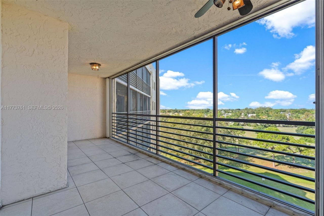 7200 Radice Ct, Unit 709, Lauderhill, FL 33319 Photo