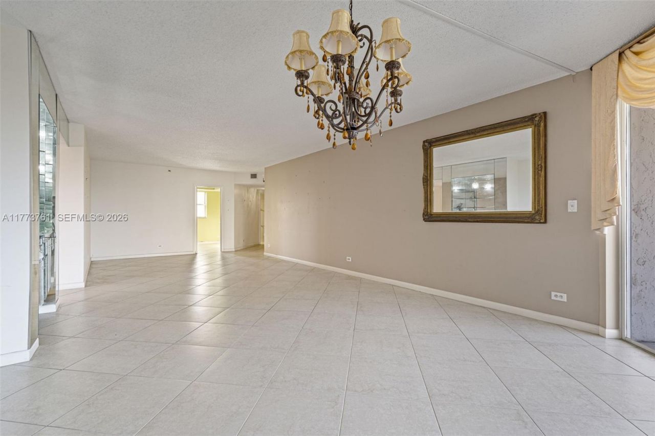 7200 Radice Ct, Unit 709, Lauderhill, FL 33319 Photo