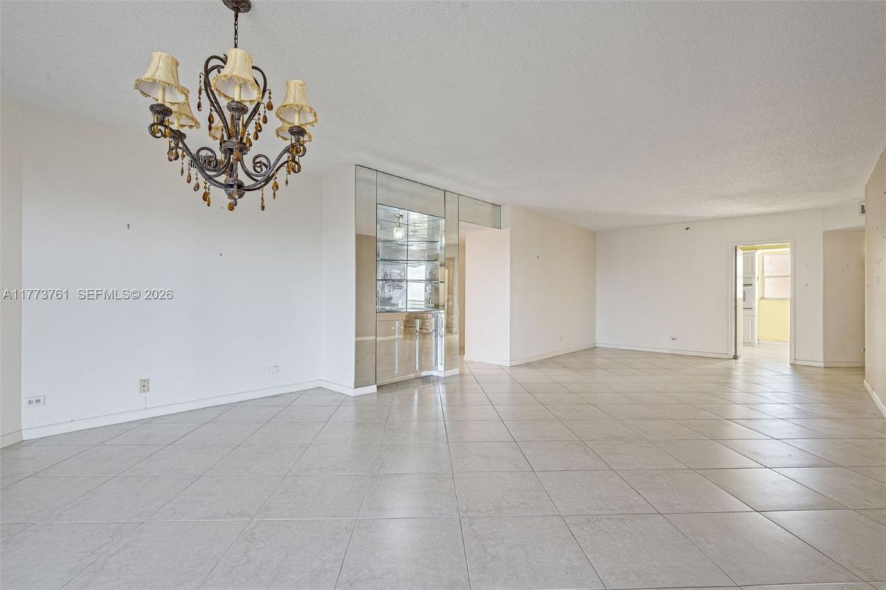 7200 Radice Ct, Unit 709, Lauderhill, FL 33319 Photo