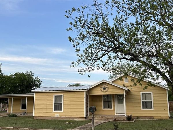 708 Barrow Street, Goldthwaite, TX 76844
