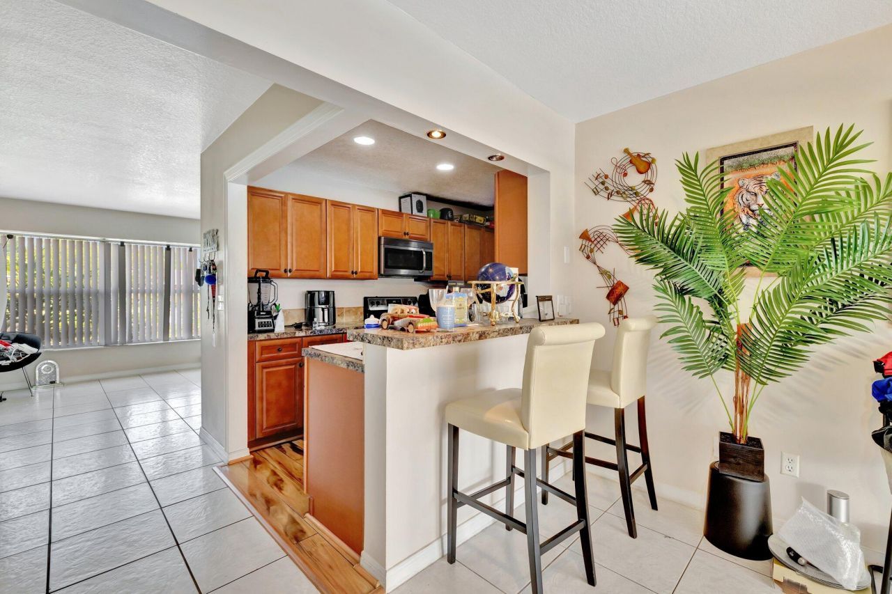 566 SE Floresta Drive, Port Saint Lucie, FL 34983 Photo