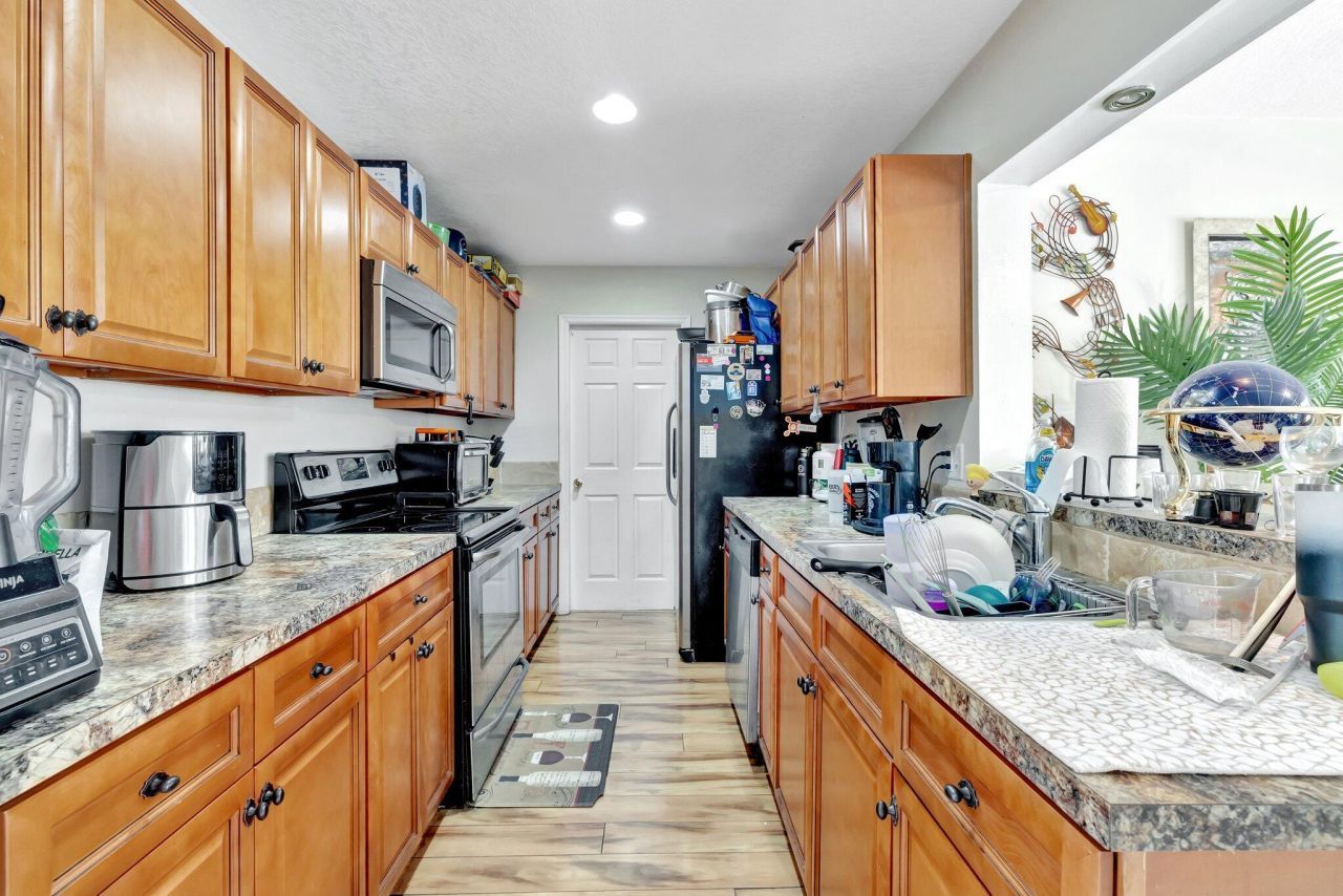 566 SE Floresta Drive, Port Saint Lucie, FL 34983 Photo