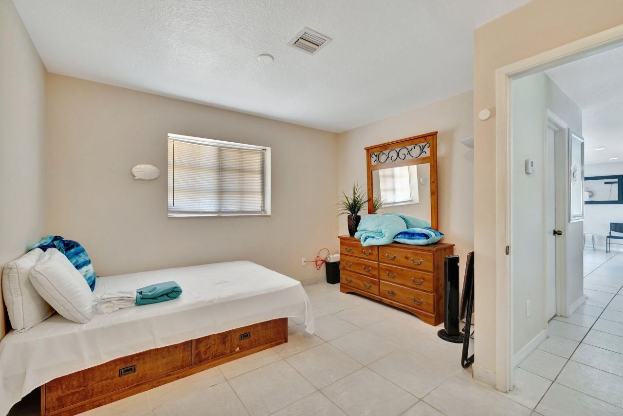 566 SE Floresta Drive, Port Saint Lucie, FL 34983 Photo