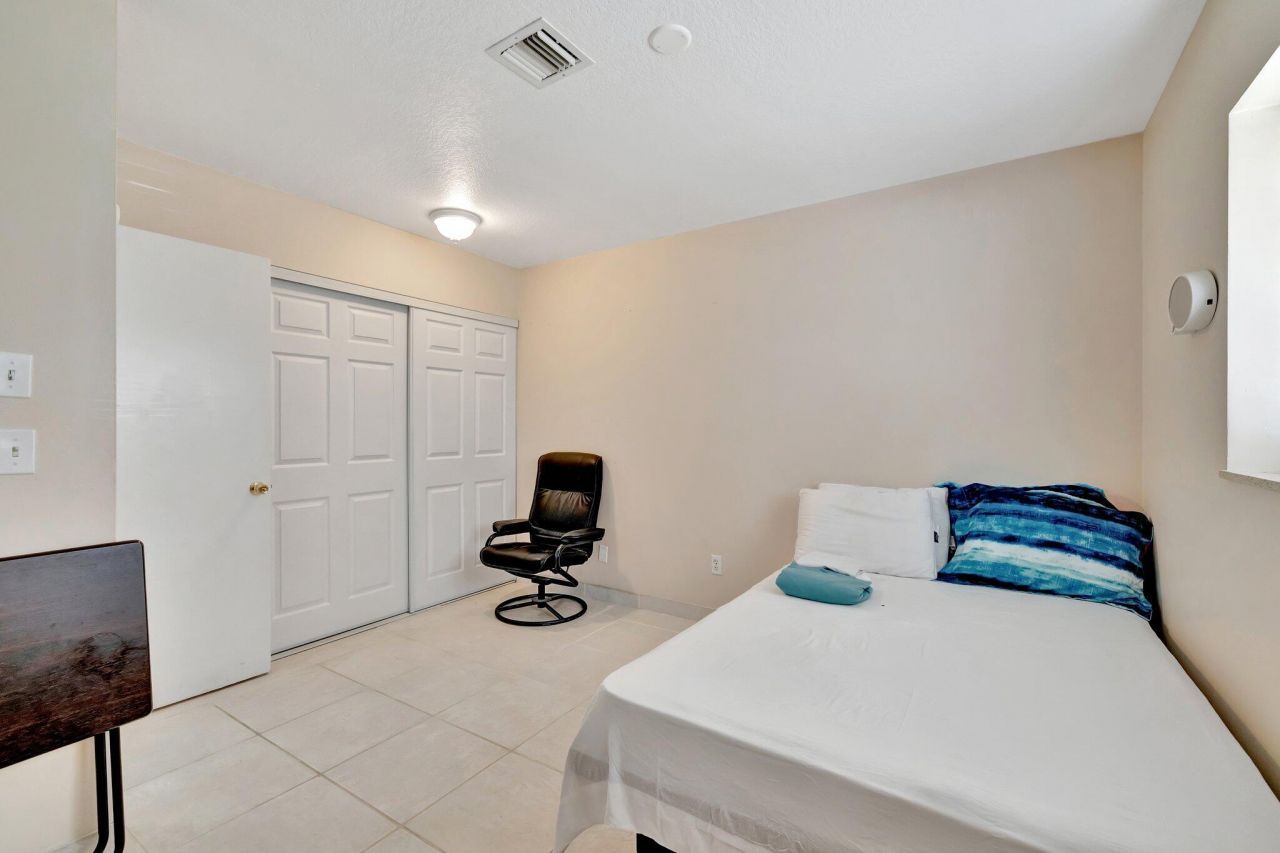 566 SE Floresta Drive, Port Saint Lucie, FL 34983 Photo