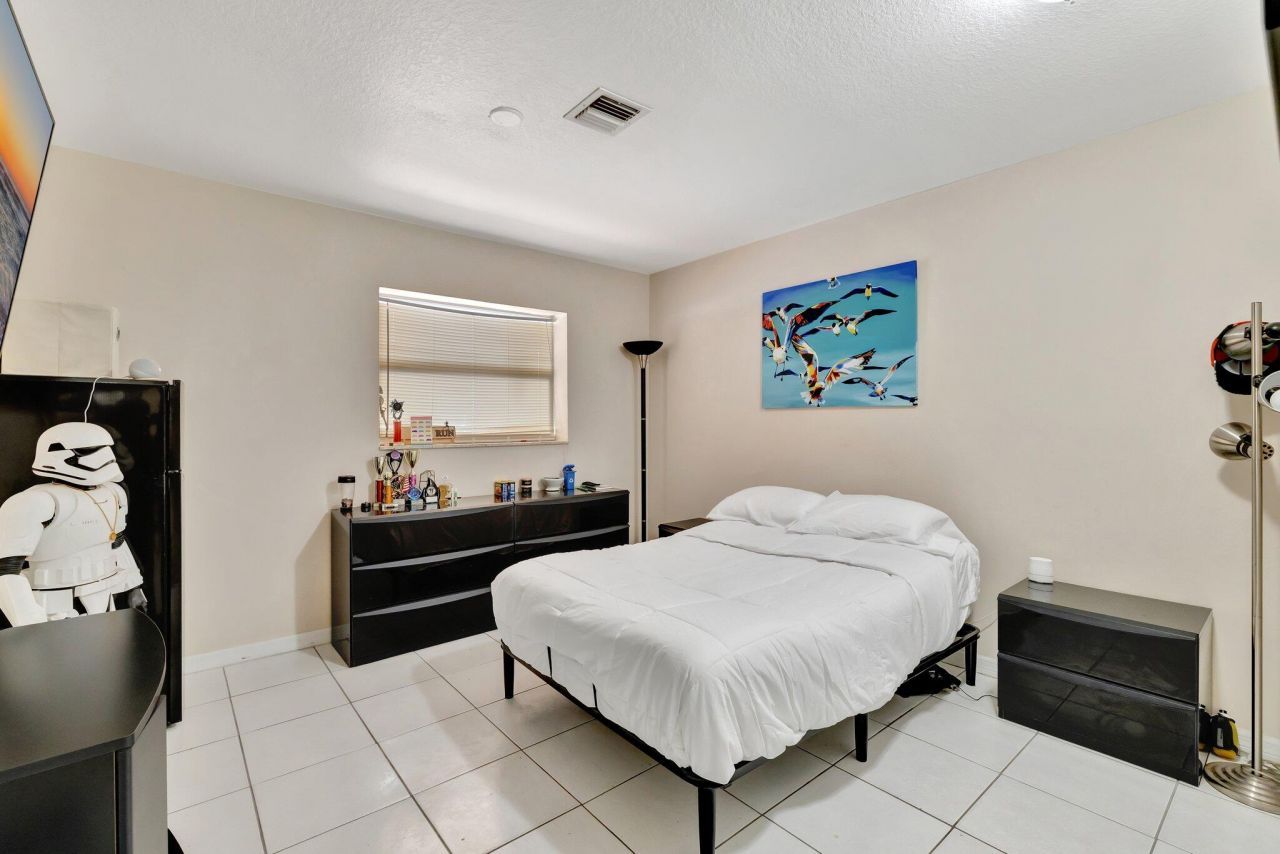 566 SE Floresta Drive, Port Saint Lucie, FL 34983 Photo