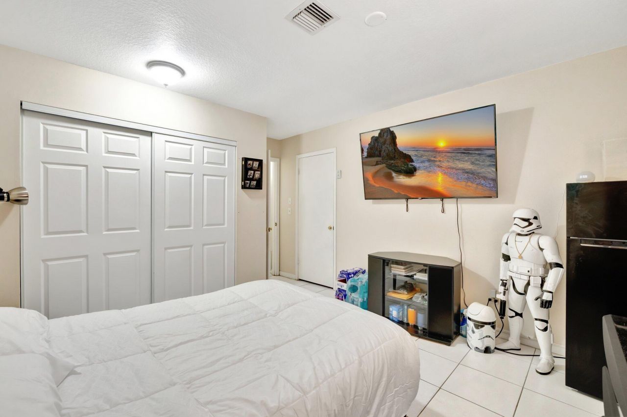 566 SE Floresta Drive, Port Saint Lucie, FL 34983 Photo