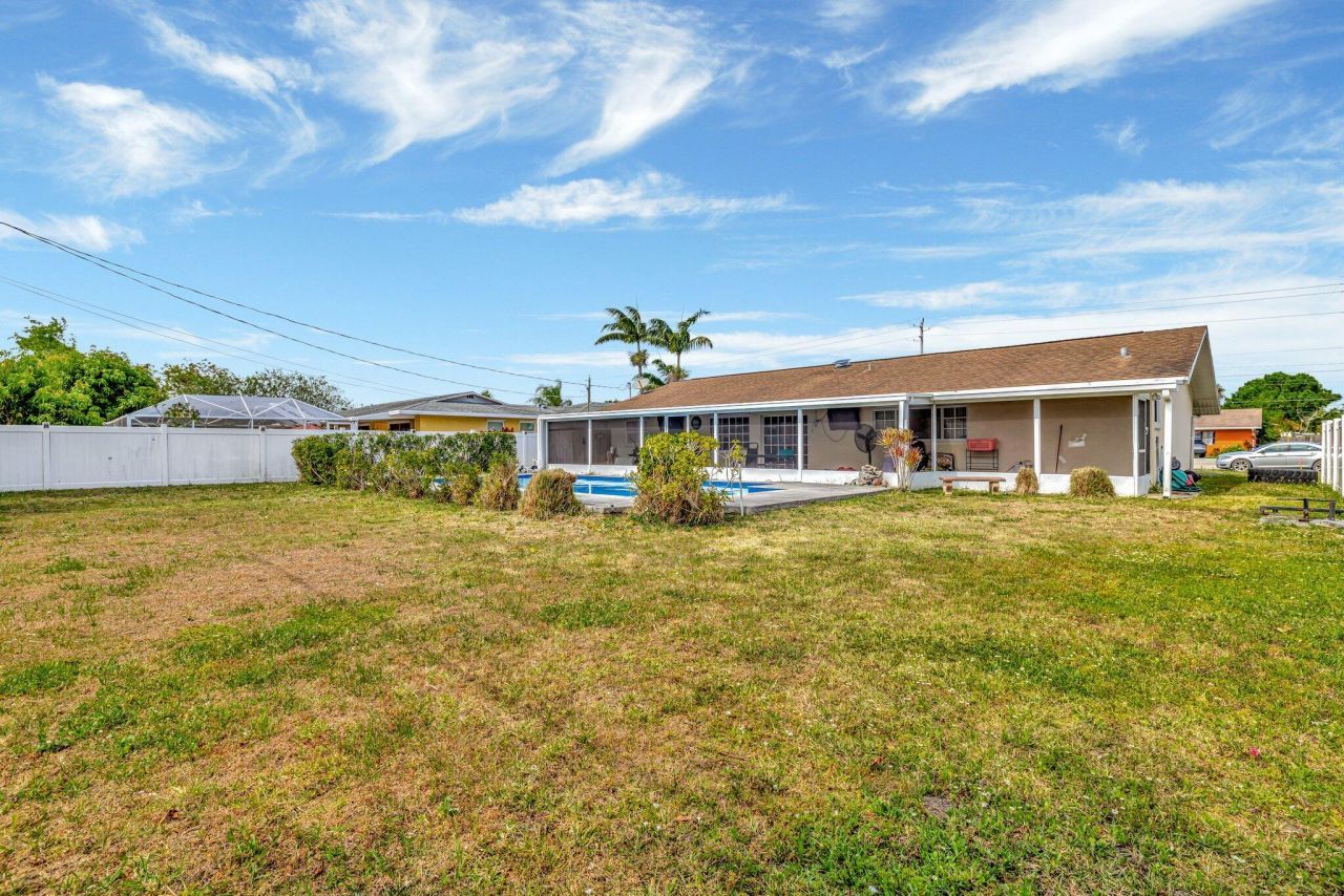 566 SE Floresta Drive, Port Saint Lucie, FL 34983 Photo