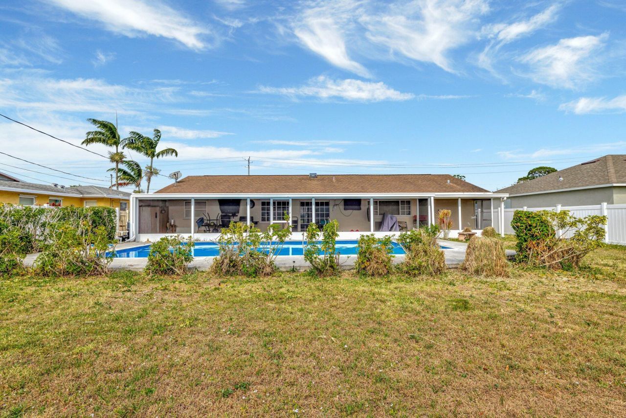 566 SE Floresta Drive, Port Saint Lucie, FL 34983 Photo