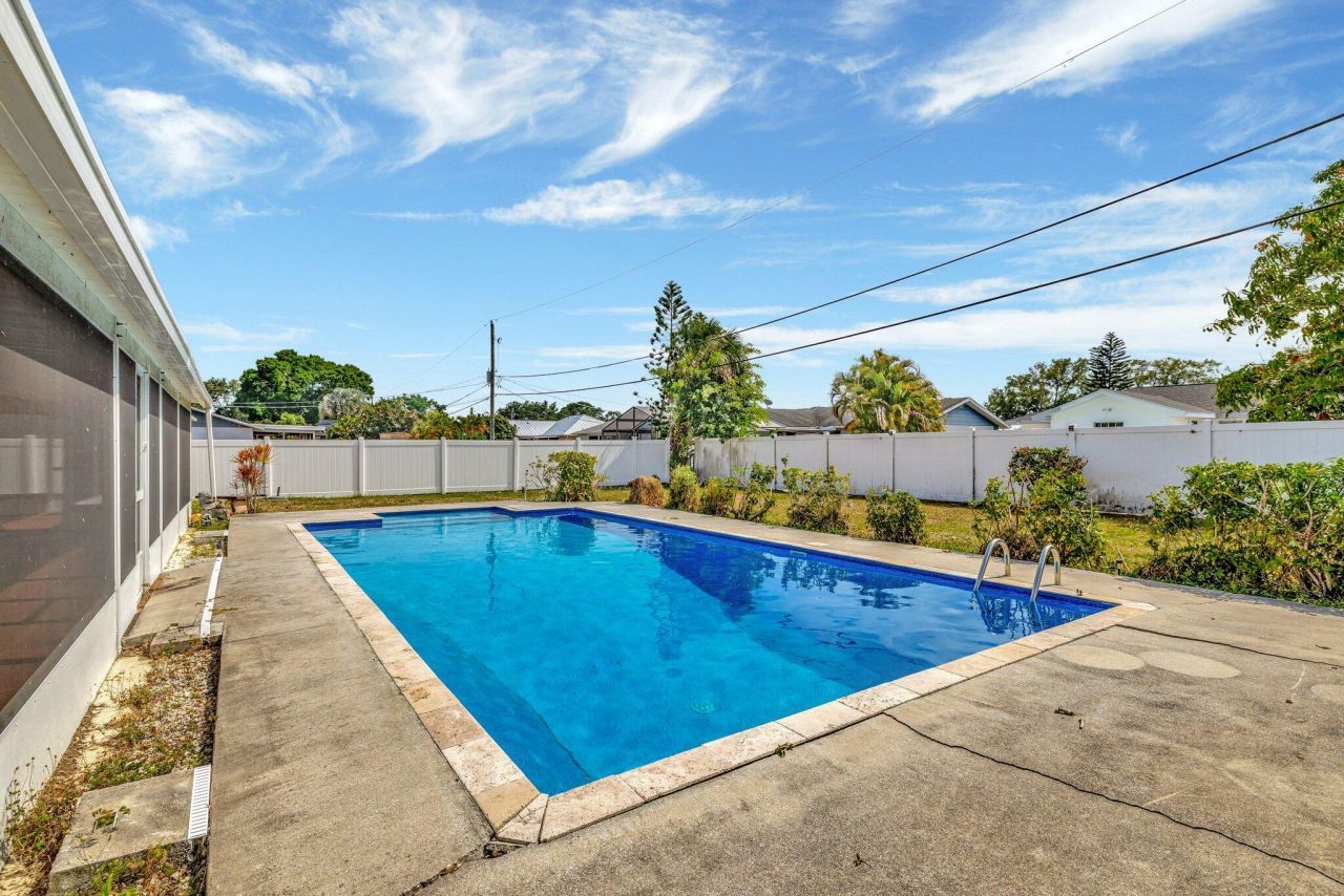 566 SE Floresta Drive, Port Saint Lucie, FL 34983 Photo