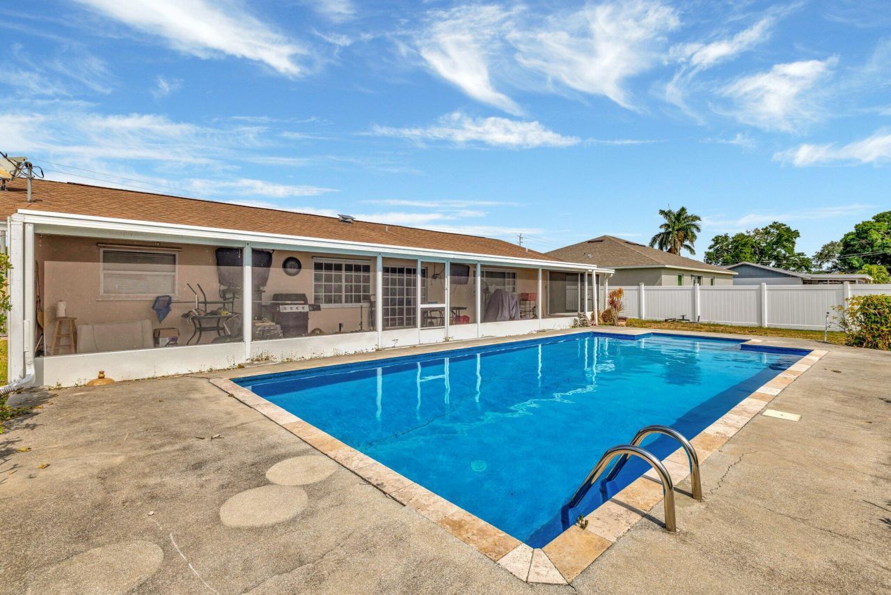 566 SE Floresta Drive, Port Saint Lucie, FL 34983 Photo