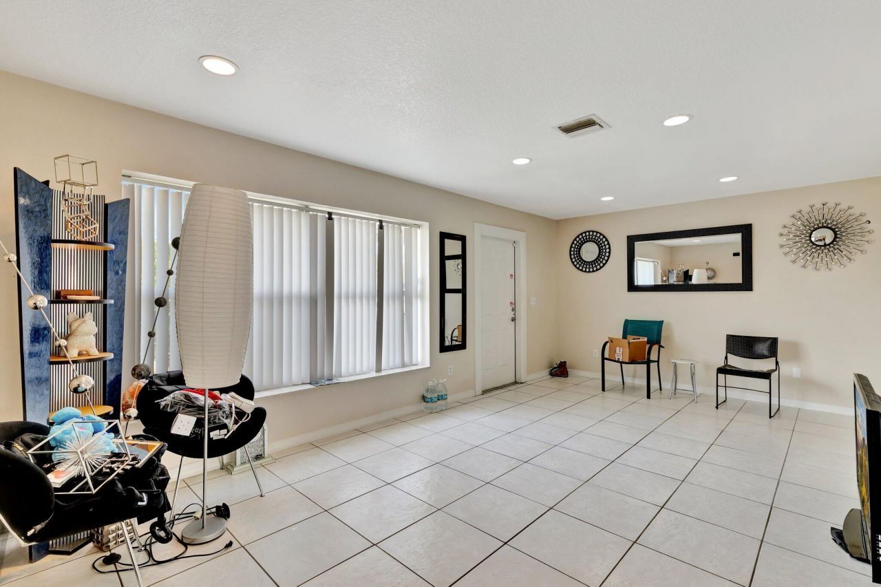 566 SE Floresta Drive, Port Saint Lucie, FL 34983 Photo