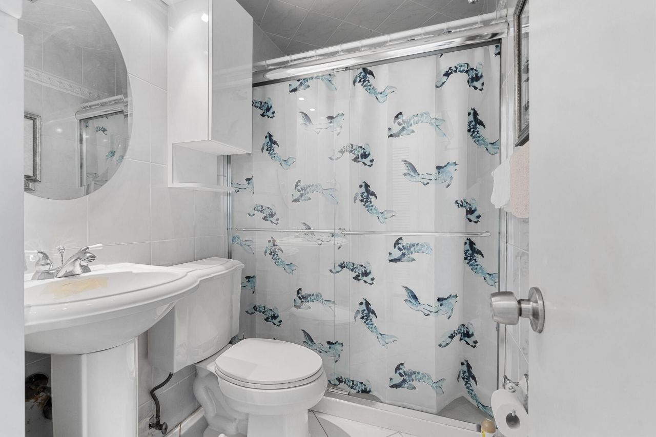 419 Golden Isles Drive, Unit 107, Hallandale Beach, FL 33009 Photo