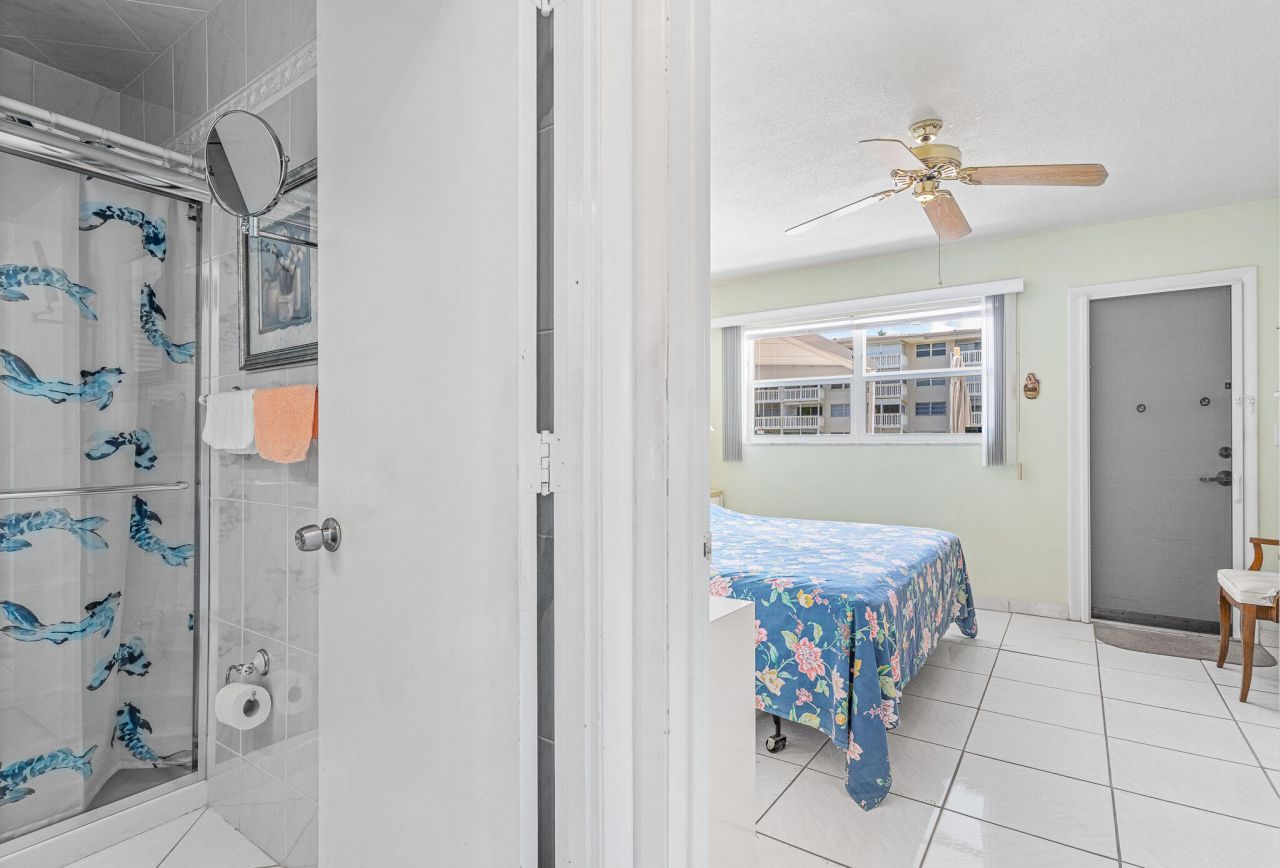 419 Golden Isles Drive, Unit 107, Hallandale Beach, FL 33009 Photo