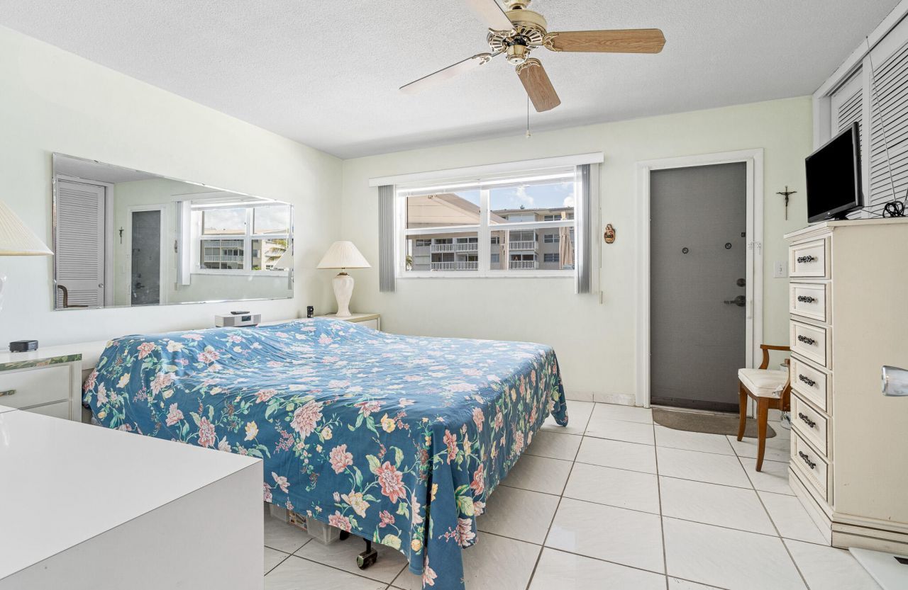 419 Golden Isles Drive, Unit 107, Hallandale Beach, FL 33009 Photo